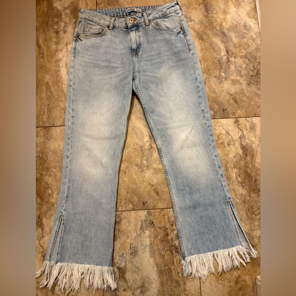 Zara Basic Mid-Rise Fringe Side Slit Crop Jeans Women’s Size 4 - Picture 3 of 13